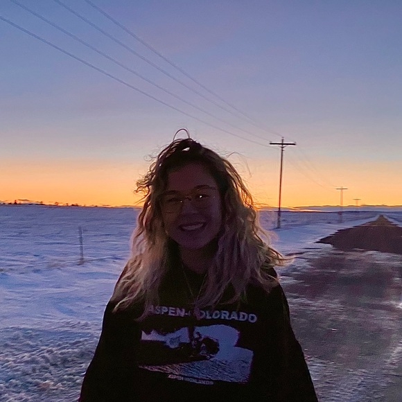 Meet your Posher, Julianna - Picture 1 of 1